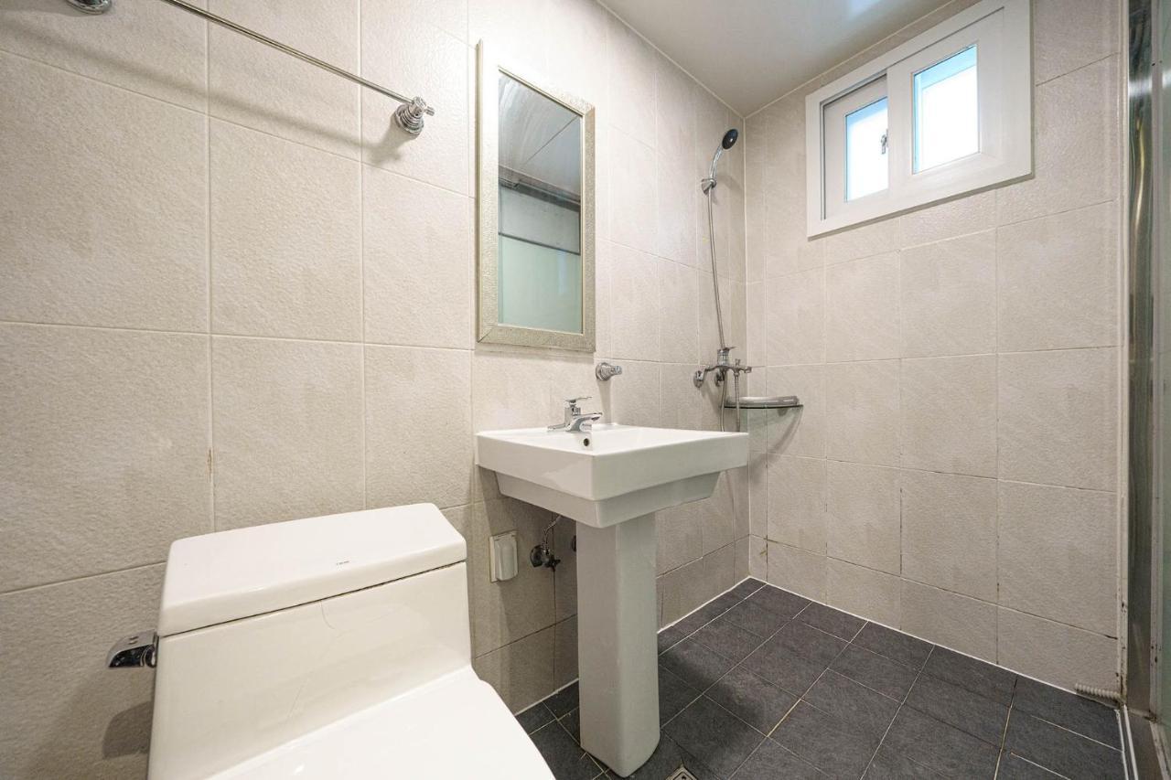 Hotel Less Seoul Bagian luar foto