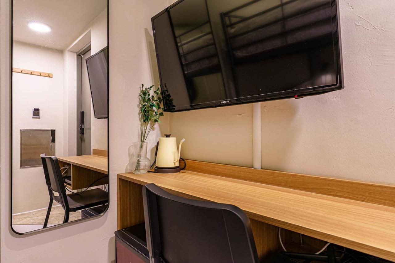 Hotel Less Seoul Bagian luar foto