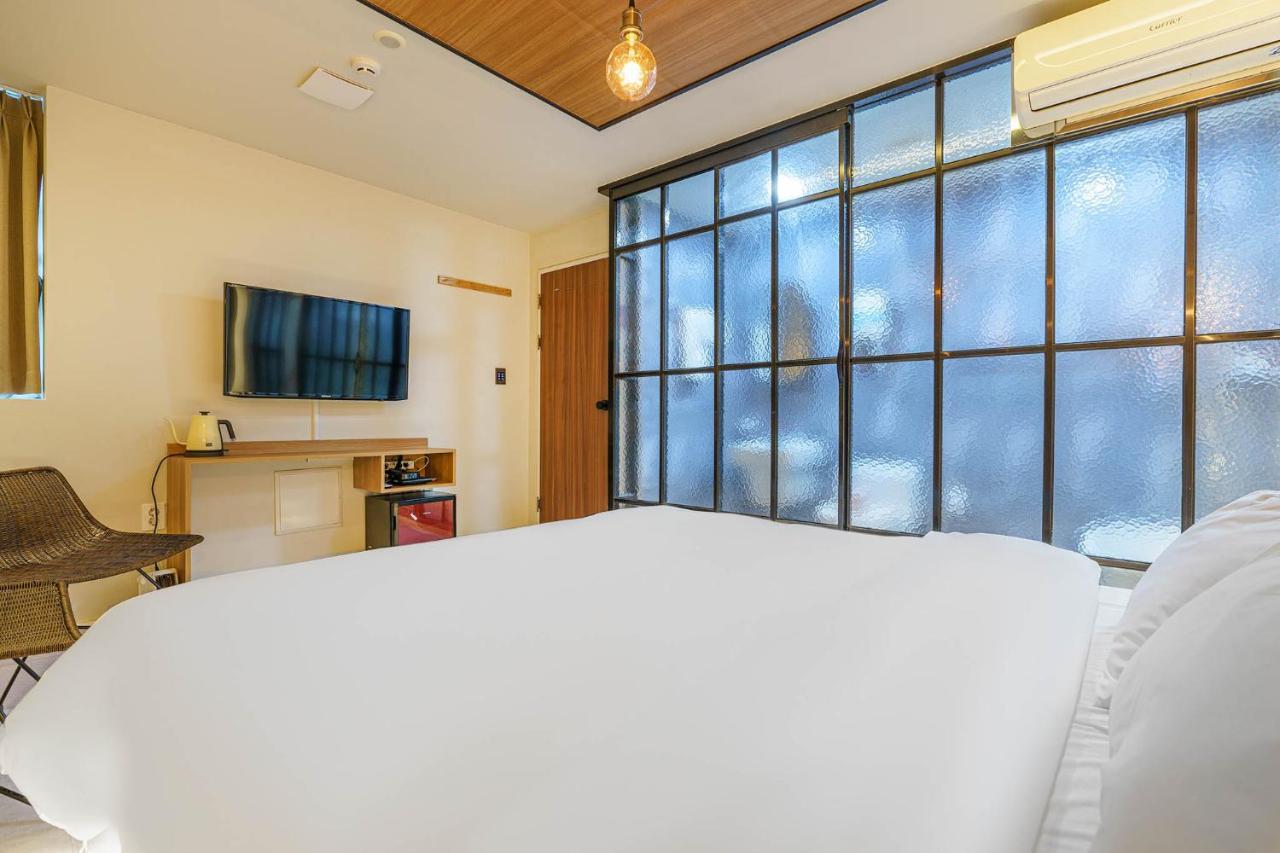 Hotel Less Seoul Bagian luar foto