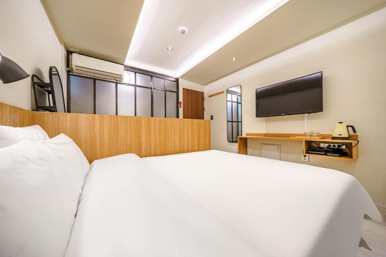 Hotel Less Seoul Bagian luar foto