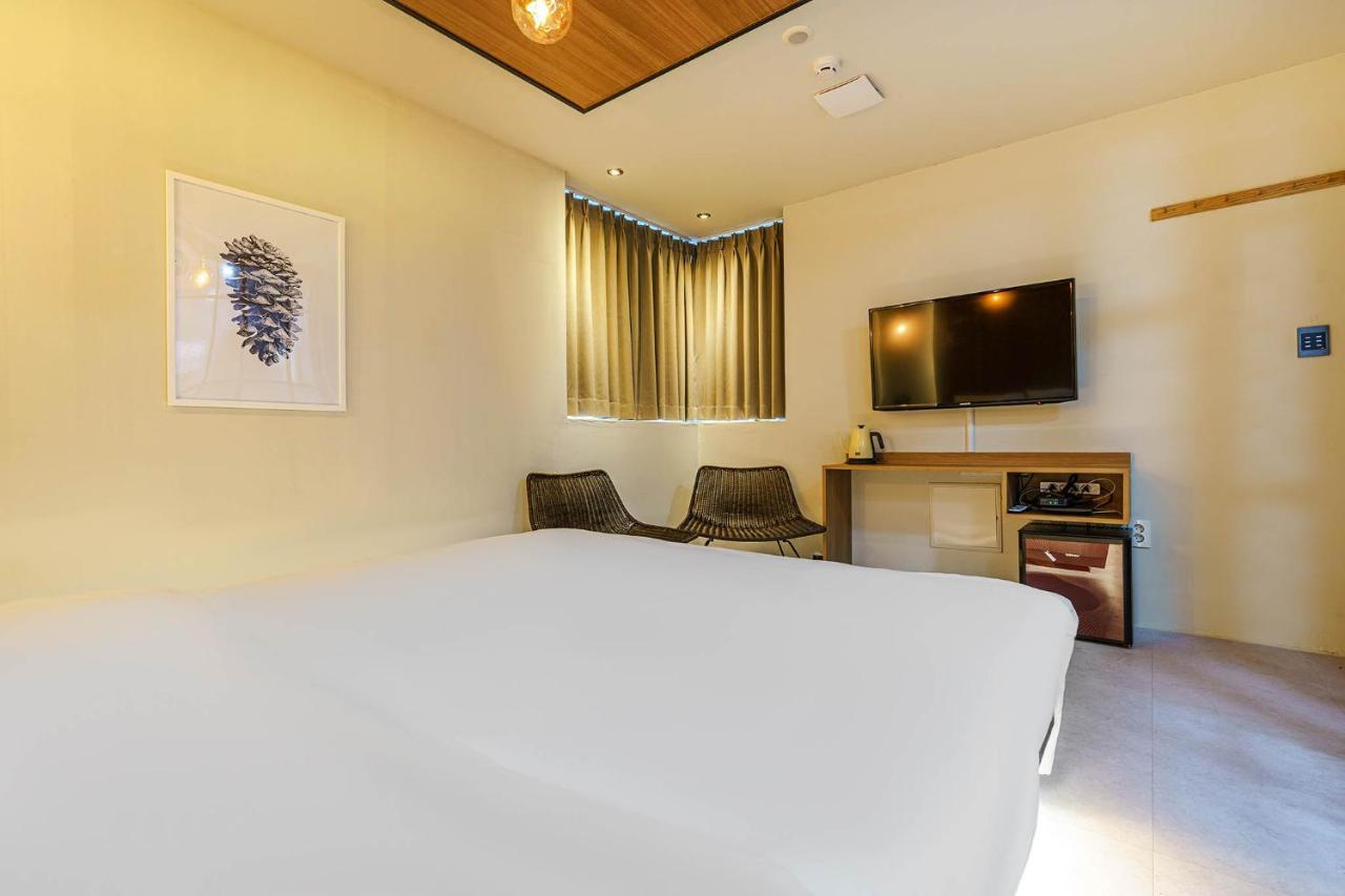 Hotel Less Seoul Bagian luar foto