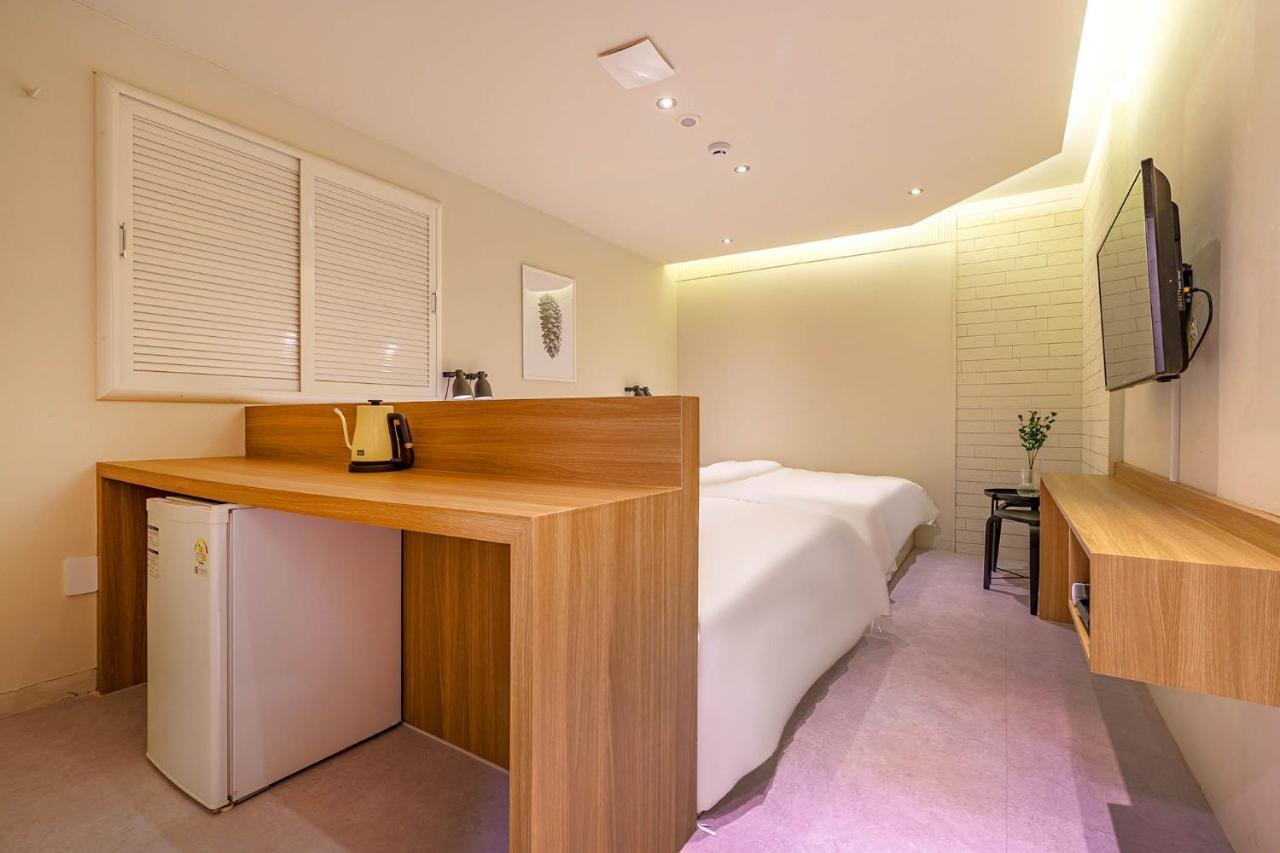Hotel Less Seoul Bagian luar foto